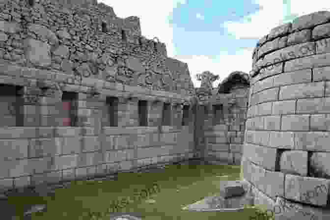 Panoramic View Of An Inca City, Showcasing The Intricate Stonework And Terraced Architecture. Empire Of The Incas (Great Empires Of The Past (Library))